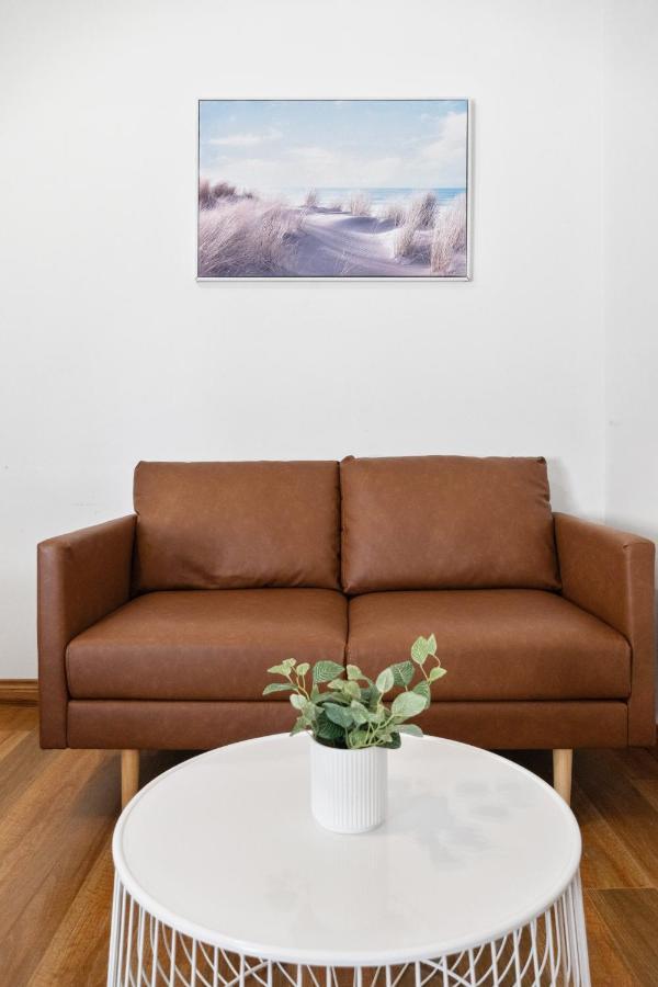 Spacious 1 Bedroom Guest House With Free Parking Сидней Экстерьер фото