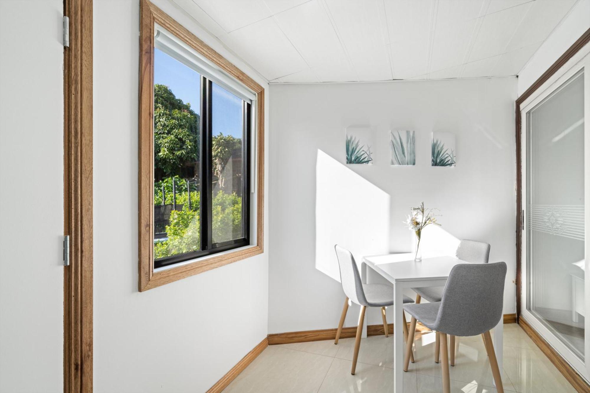 Spacious 1 Bedroom Guest House With Free Parking Сидней Экстерьер фото